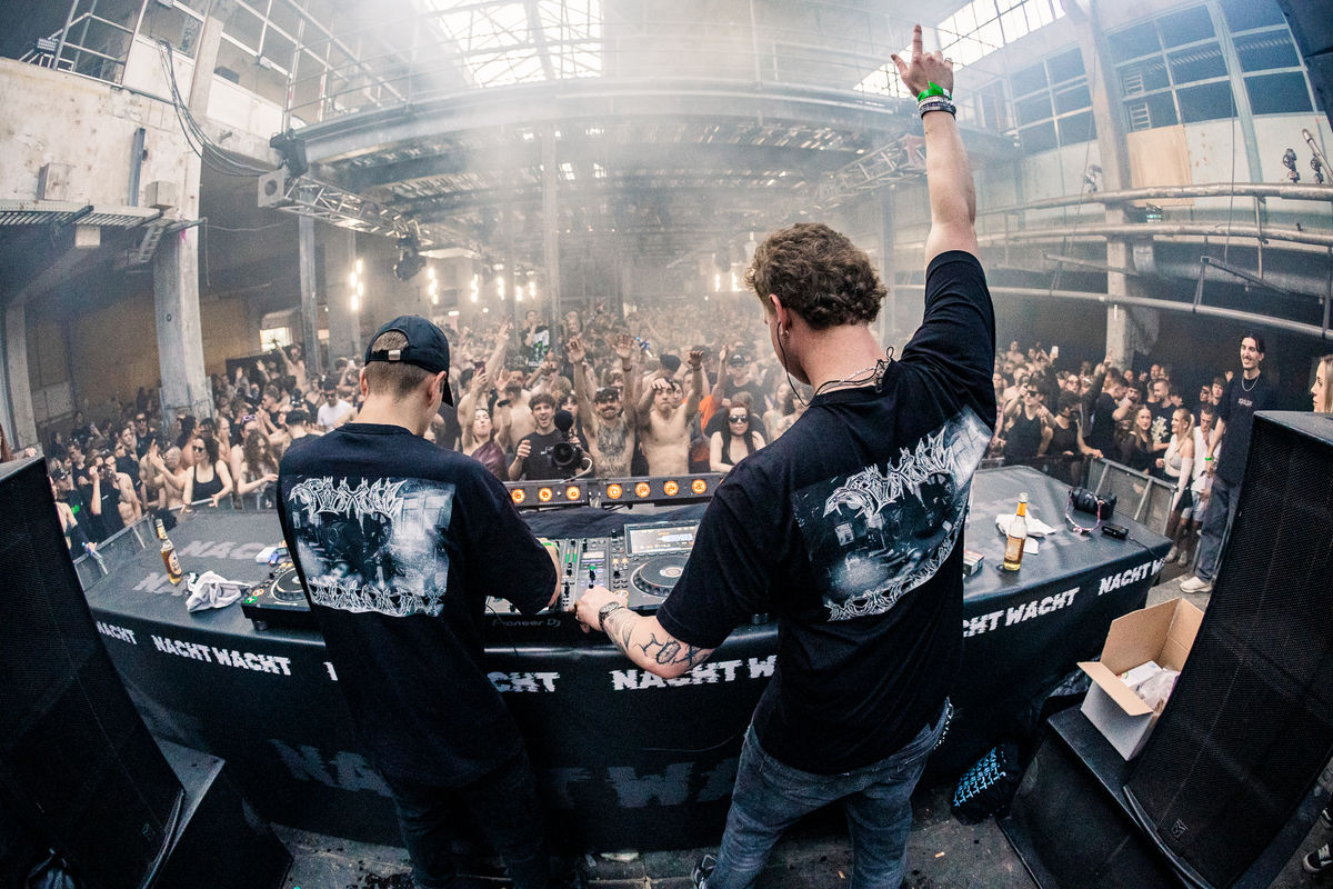 Loading... just a sec